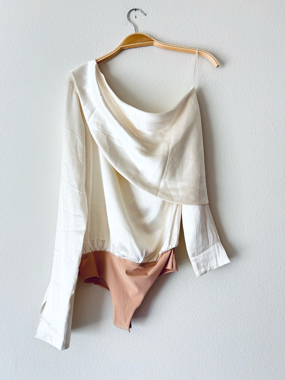 ALIX NYC 100% Silk Cream Satin One-Shoulder Elegant Bodysuit Size XS